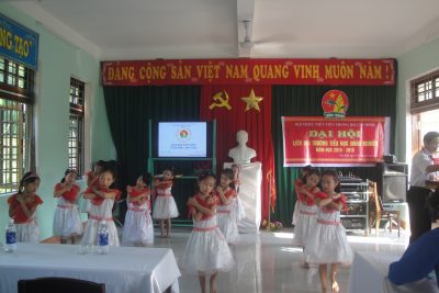 LIÊN ĐỘI TRƯỜNG TH ĐOÀN NGHIÊN RỘN RÀNG TRONG NGÀY ĐẠI HỘI